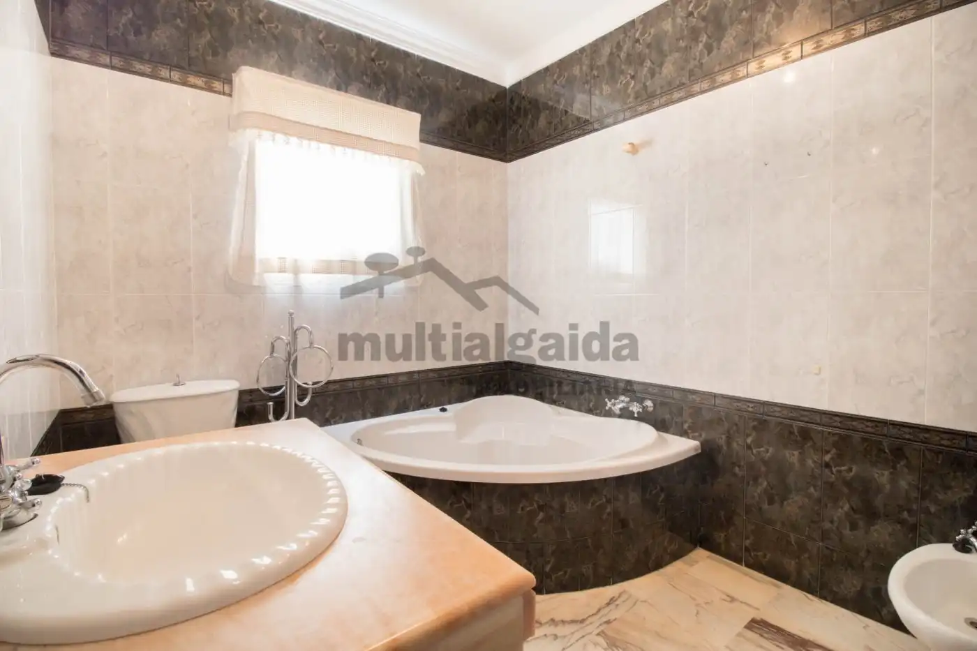 Bany de Casa o xalet en venda en Sanlúcar de Barrameda amb Aire condicionat, Terrassa i Traster