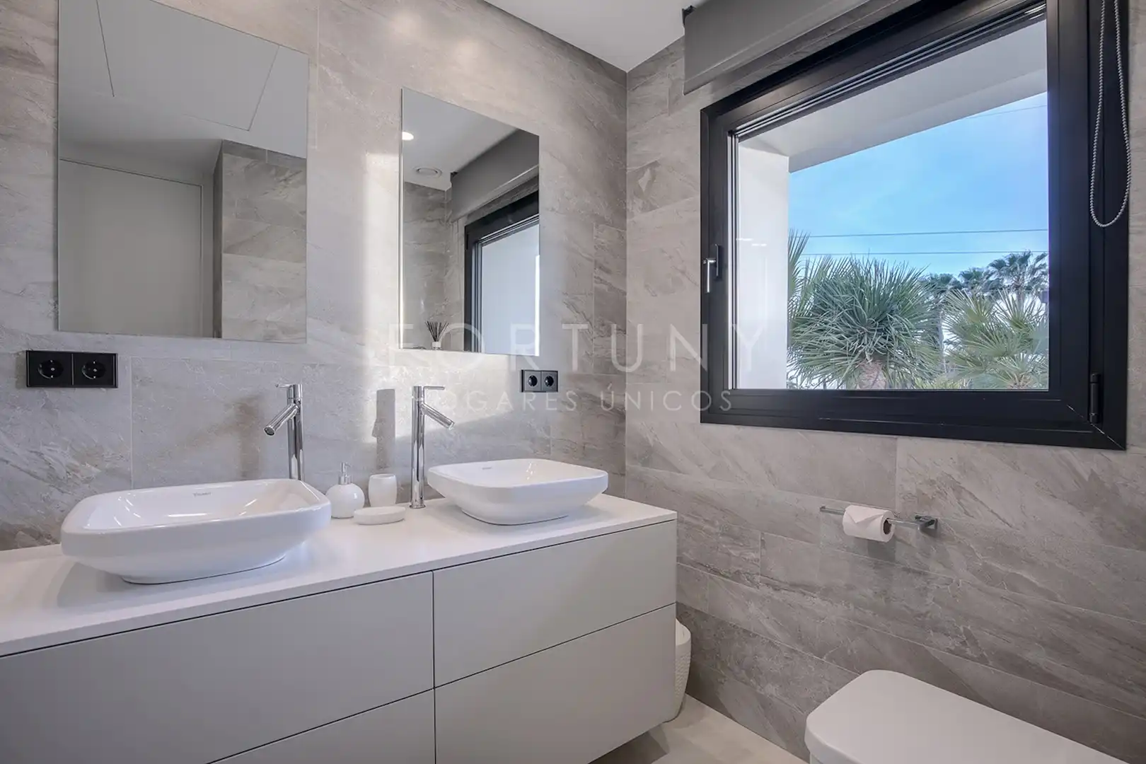 Baño de Casa o chalet en venta en Marbella con Aire acondicionado, Calefacción y Jardín privado