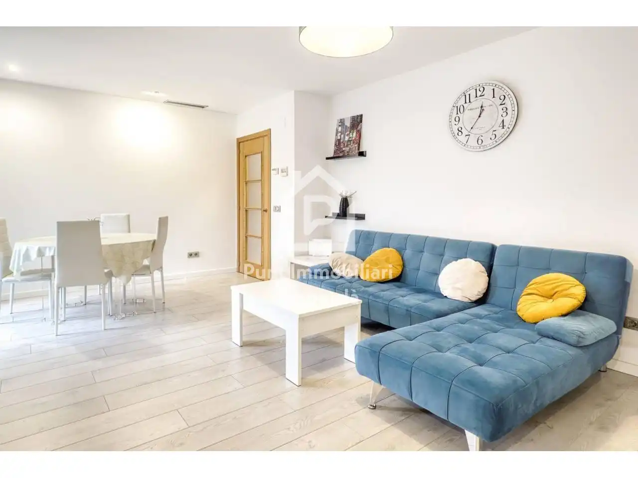 Living room of Flat for sale in Figueres  with Air Conditioner, Heating and Private garden