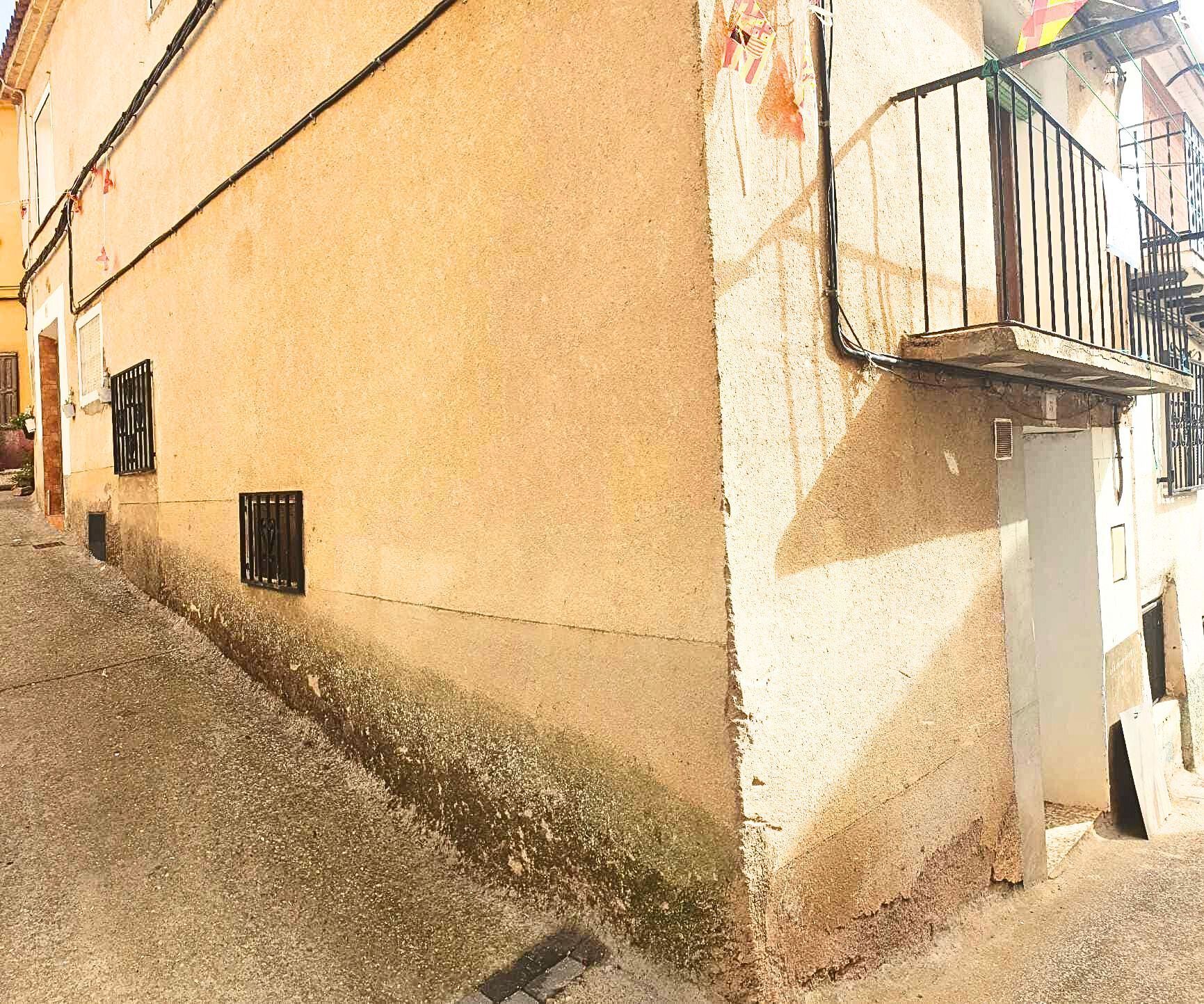 Außenansicht von Country house zum verkauf in Codos