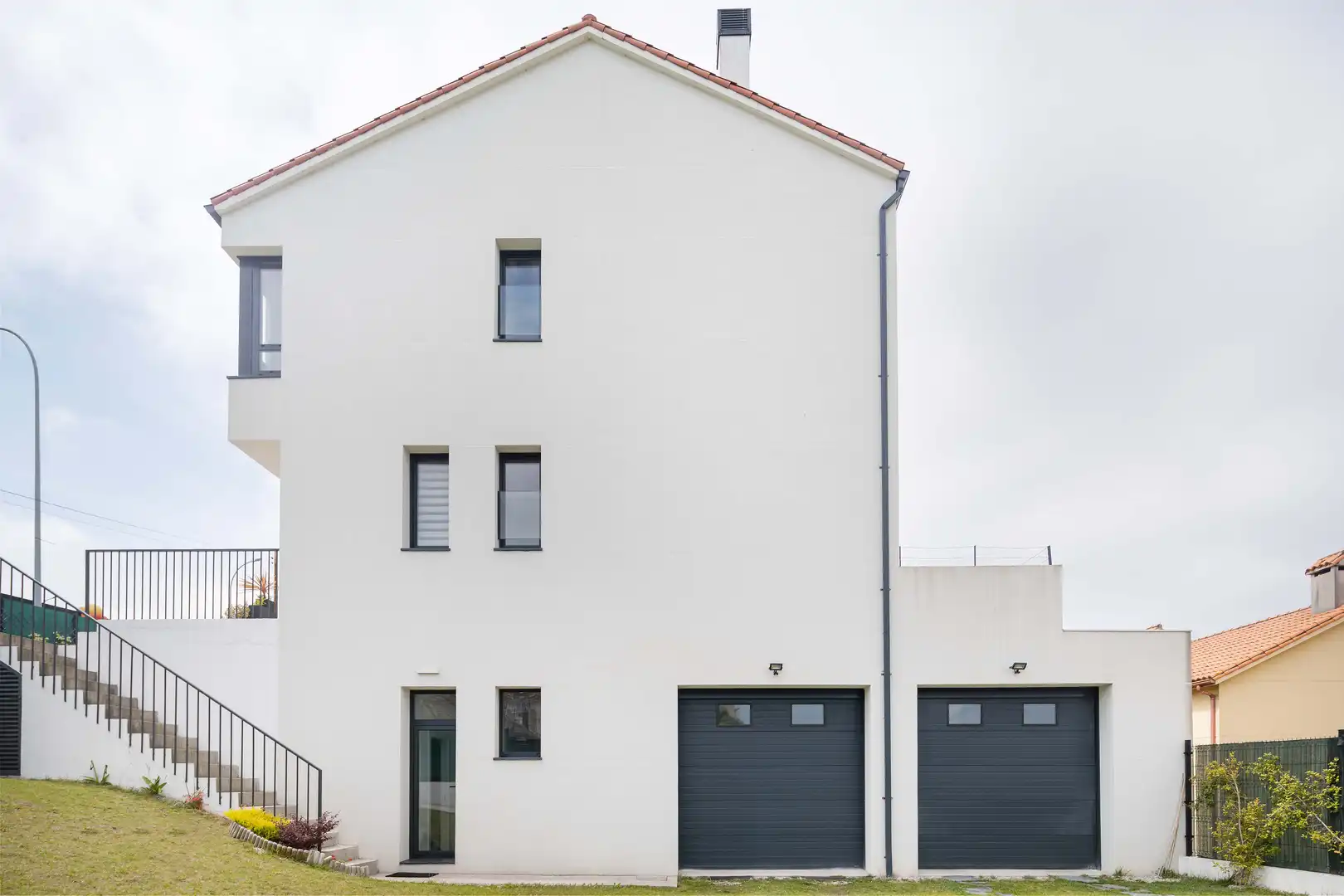 Vista exterior de Casa o chalet en venta en A Coruña Capital  con Calefacción y Jardín privado