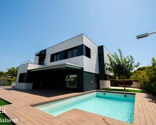 Swimming pool of House or chalet for sale in Sant Andreu de Llavaneres  with Air Conditioner, Heating and Private garden