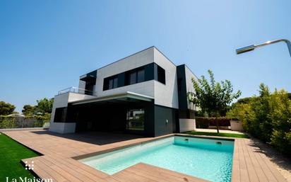 Swimming pool of House or chalet for sale in Sant Andreu de Llavaneres  with Air Conditioner, Terrace and Swimming Pool