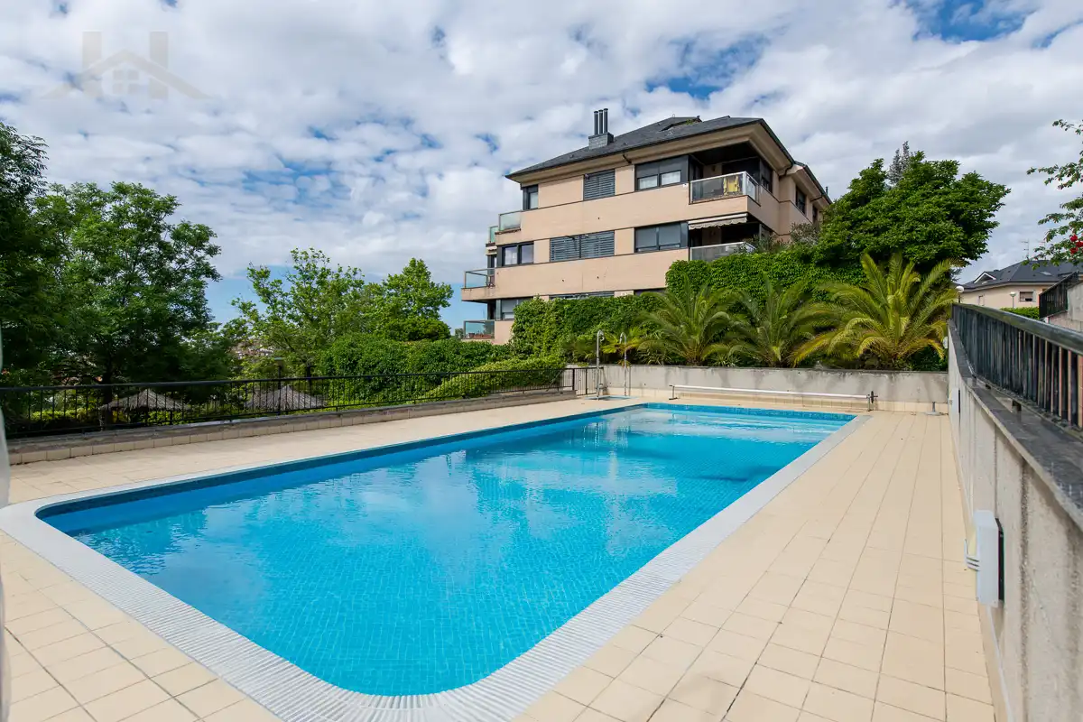 Swimming pool of Flat for sale in Colmenar Viejo  with Air Conditioner, Terrace and Storage room