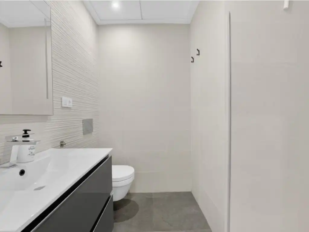 Bathroom of Attic for sale in Torrevieja  with Air Conditioner, Heating and Furnished