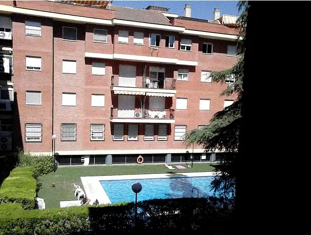 Vista exterior de Pis de lloguer en Sevilla amb Aire condicionat, Moblat i Piscina comunitària