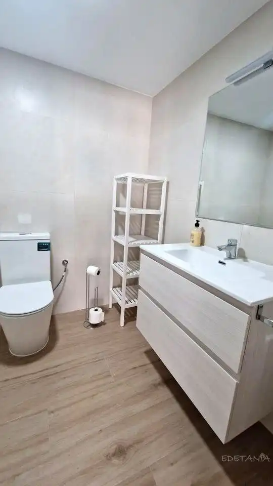Bathroom of Flat for rent in Moncada  with Air Conditioner and Furnished
