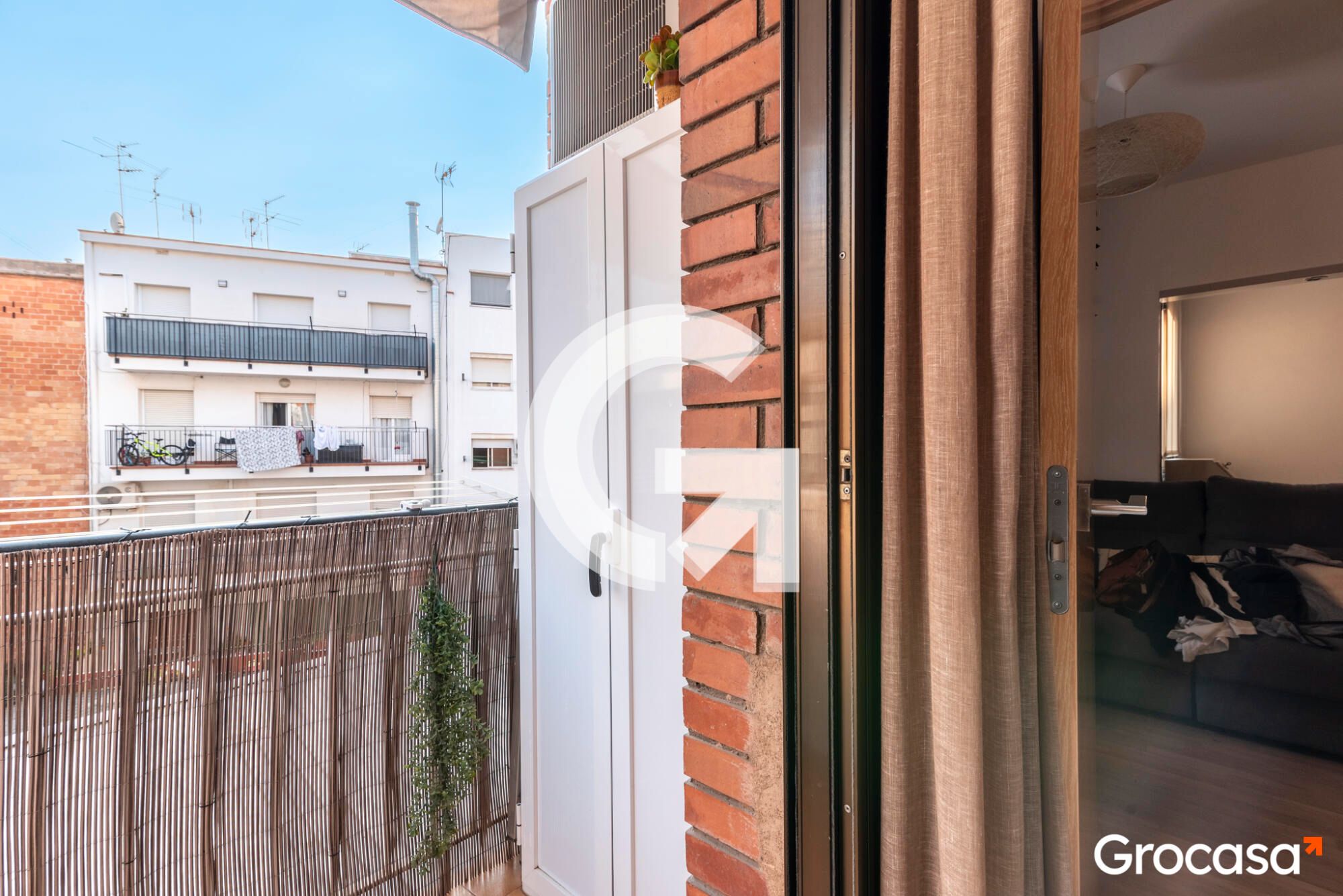 Terrassa de Pis en venda en Sant Joan Despí amb Aire condicionat, Calefacció i Balcó