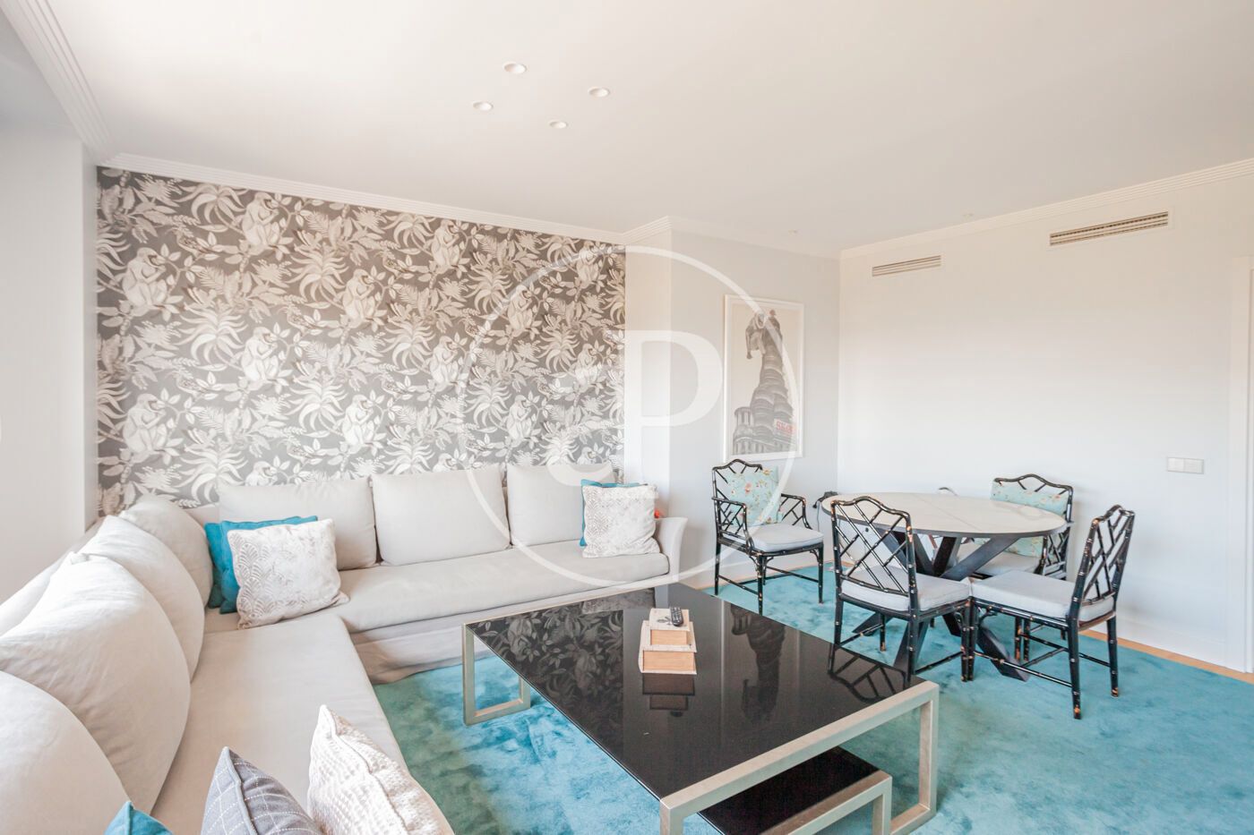 Living room of Attic for sale in La Moraleja  with Air Conditioner, Heating and Private garden