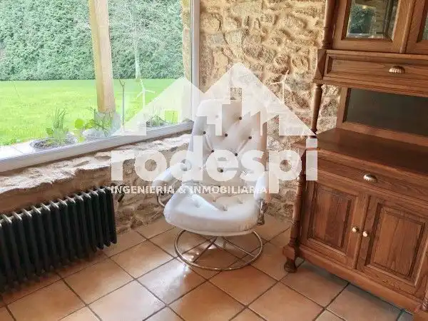 Sala d'estar de Casa o xalet en venda en Curtis amb Calefacció, Traster i Piscina