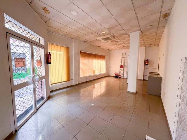 Local comercial en Alquiler en Calle González Marín, 53 en Cártama pueblo