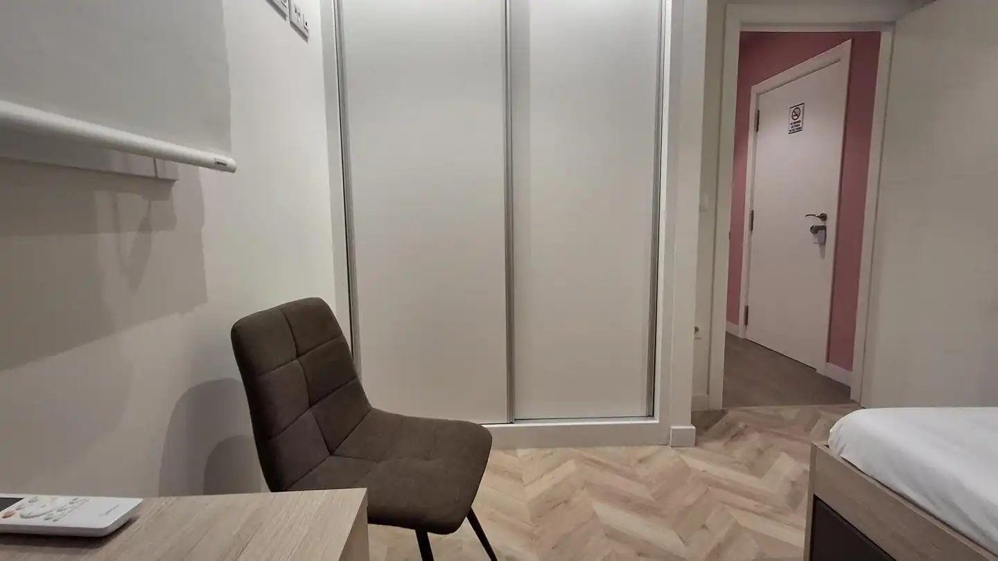 Schlafzimmer von Wohnung zur Miete in A Coruña Capital  mit Klimaanlage und Möbliert
