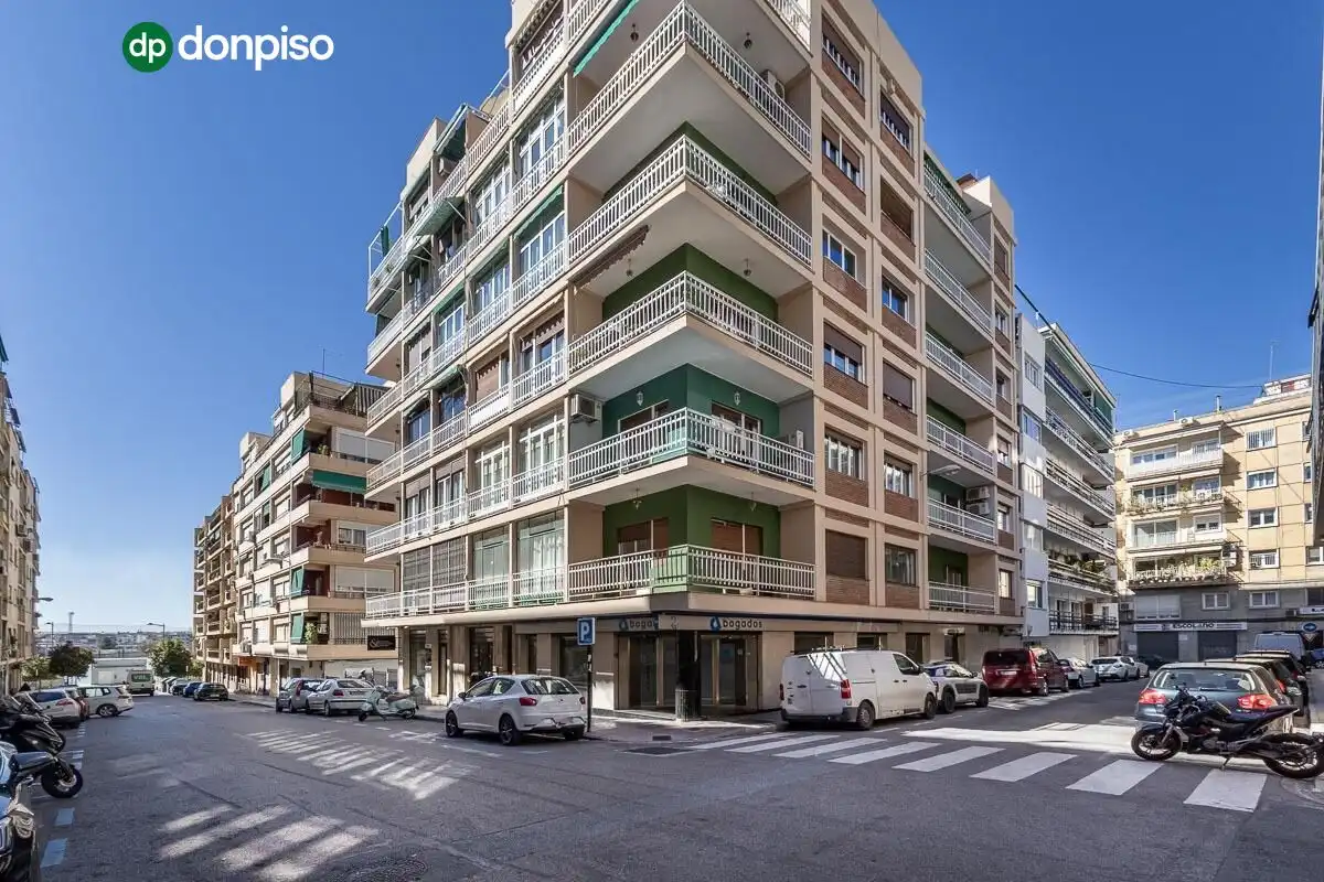 Außenansicht von Wohnung zum Verkauf in Granada