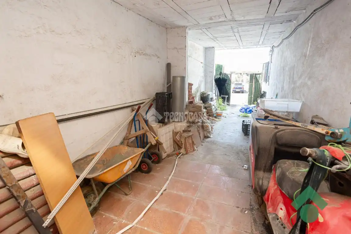 Casa adosada en venda en Algeciras amb Terrassa