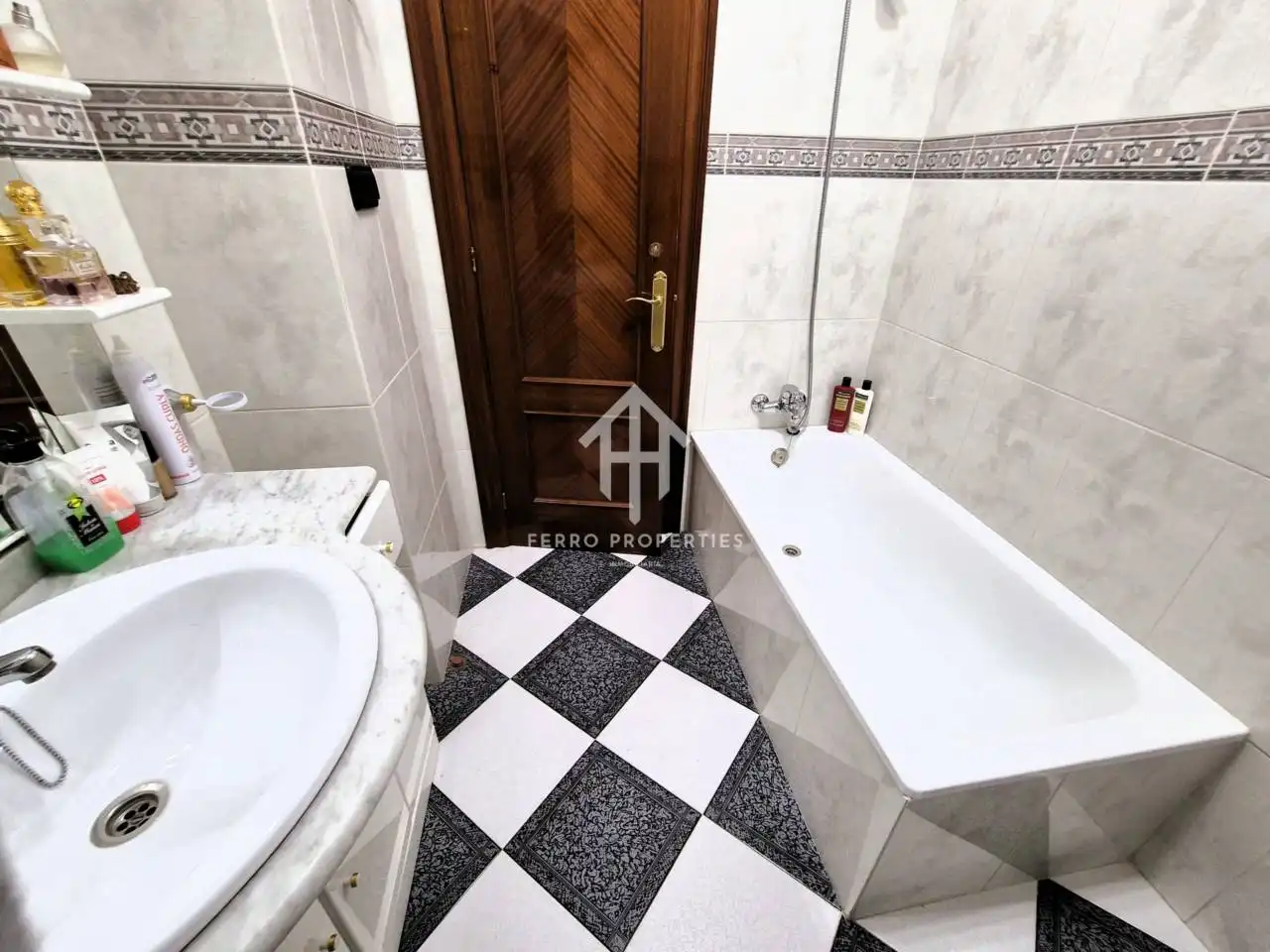 Baño de Piso en venta en Algarinejo con Balcón