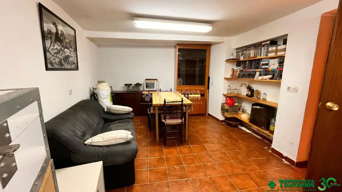 Casa adosada en venda en Pedro Bernardo amb Calefacció