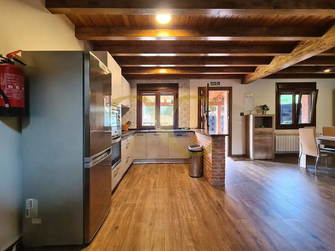 Cocina de Casa o chalet en venta en Ribadesella con Calefacción, Jardín privado y Trastero