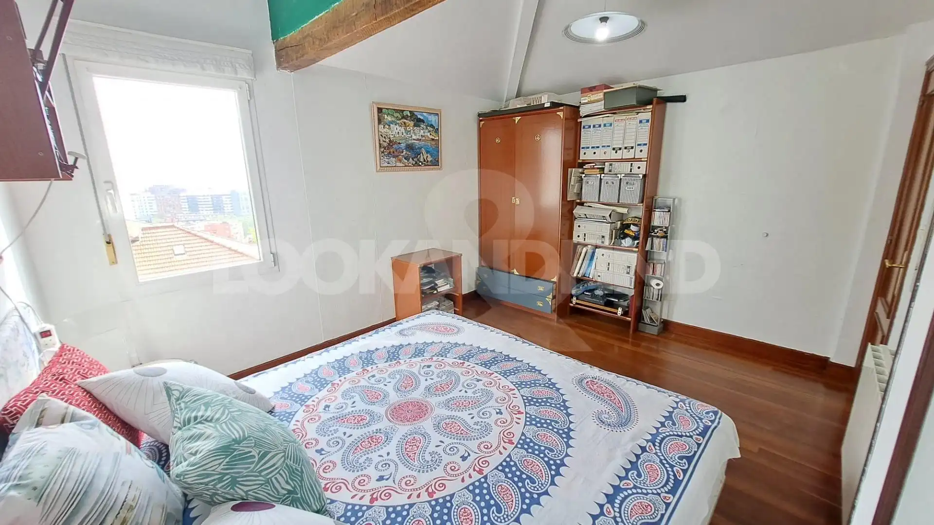 Dormitori de Casa o xalet en venda en Bilbao  amb Calefacció, Jardí privat i Terrassa