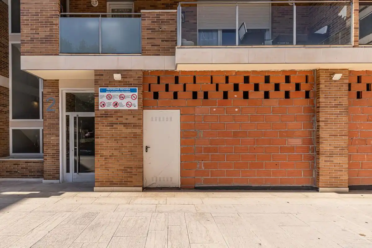 Vista exterior de Local en venta en San Agustín del Guadalix con Calefacción