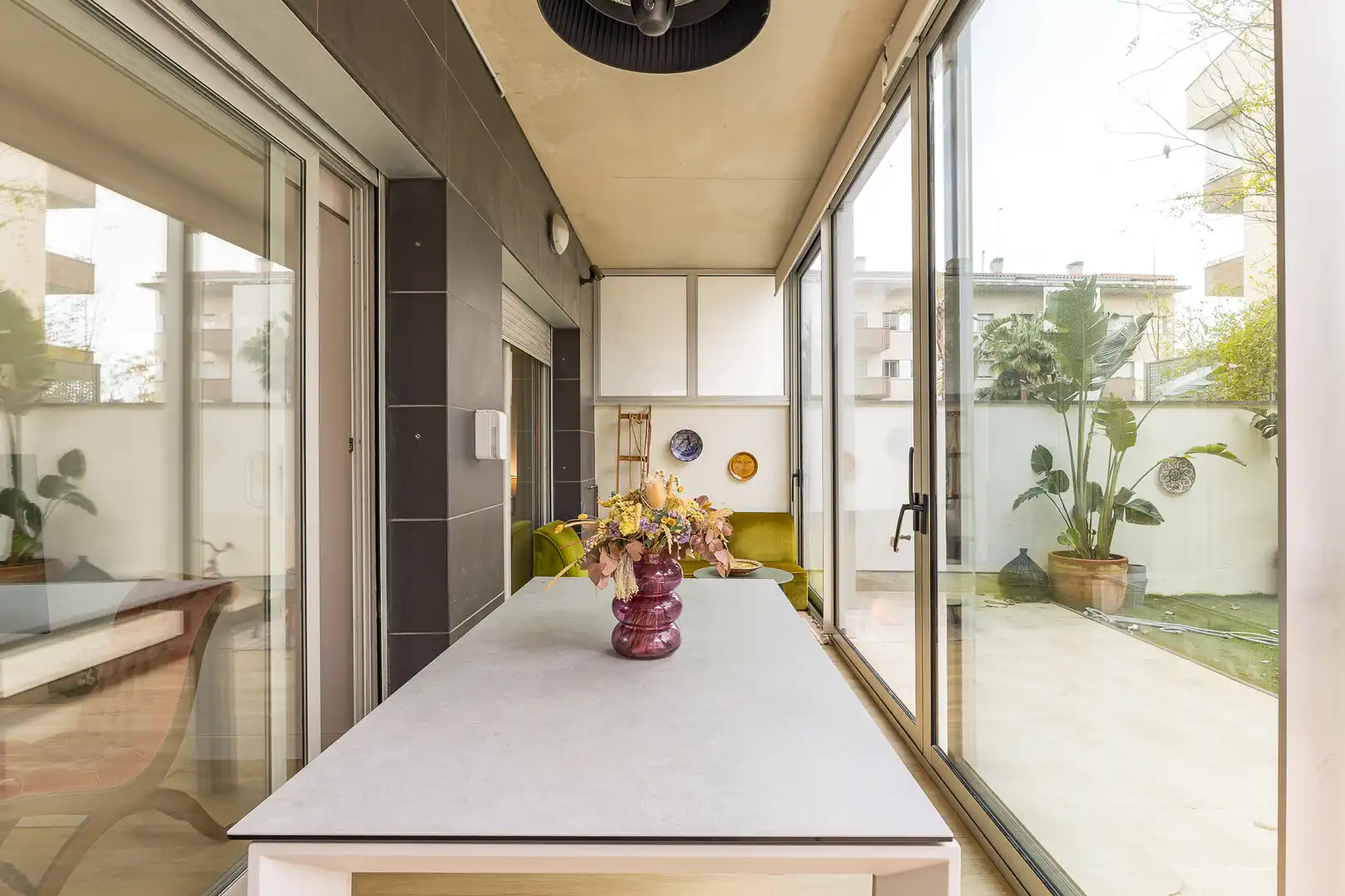 Terrasse von Wohnungen zum Verkauf in Sitges mit Klimaanlage, Heizung und Privatgarten