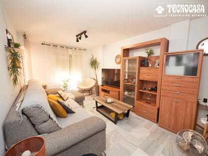 Living room of Flat for sale in  Granada Capital  with Terrace and Swimming Pool