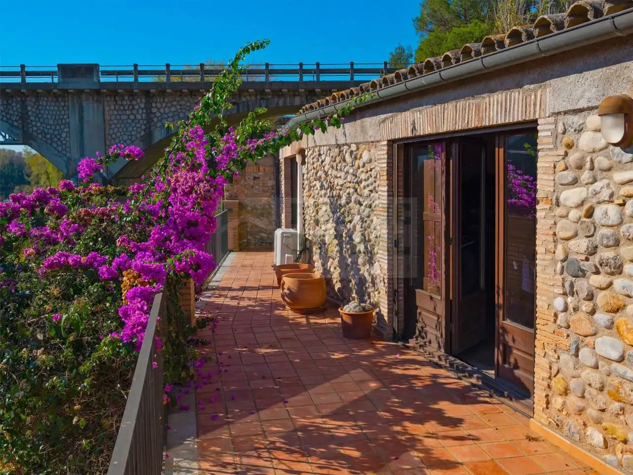 Terraza de Finca rústica en venta en Sant Miquel de Fluvià con Aire acondicionado, Calefacción y Terraza