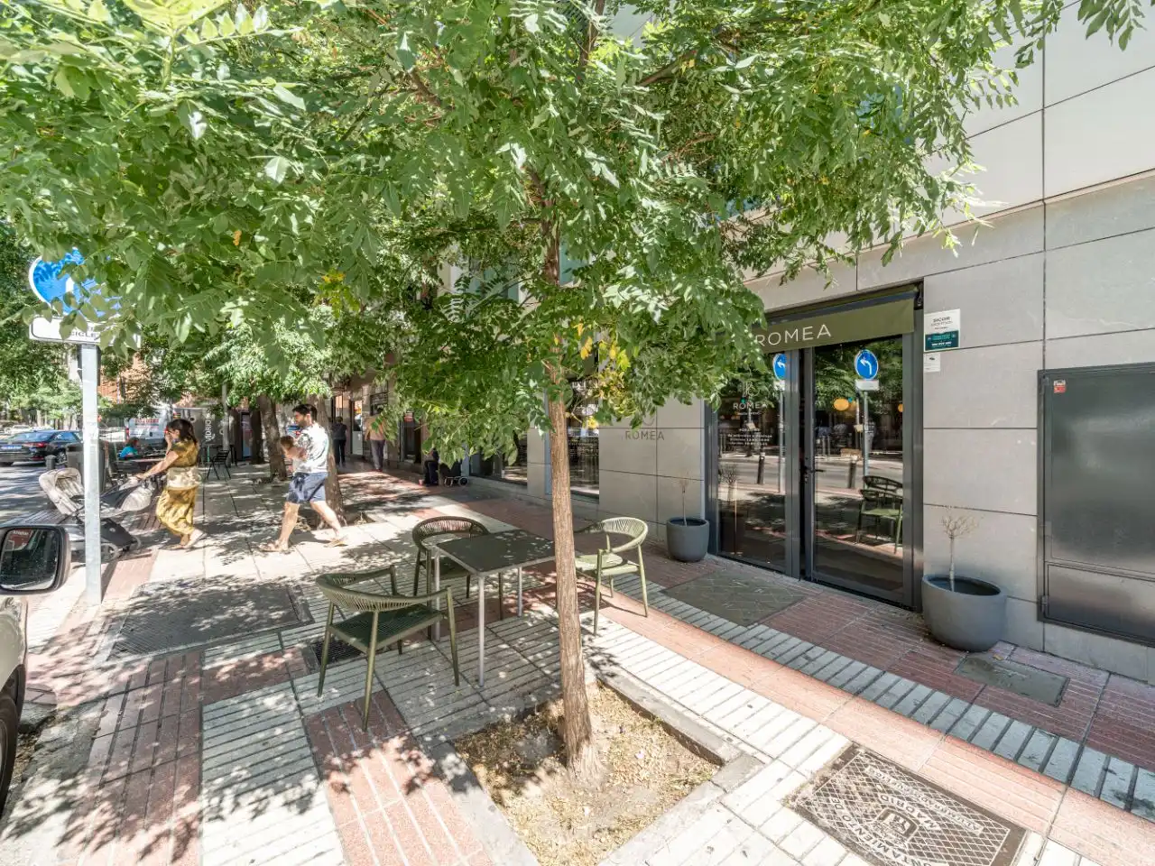 Vista exterior de Local en traspaso en Madrid con Aire acondicionado, Calefacción y Terraza