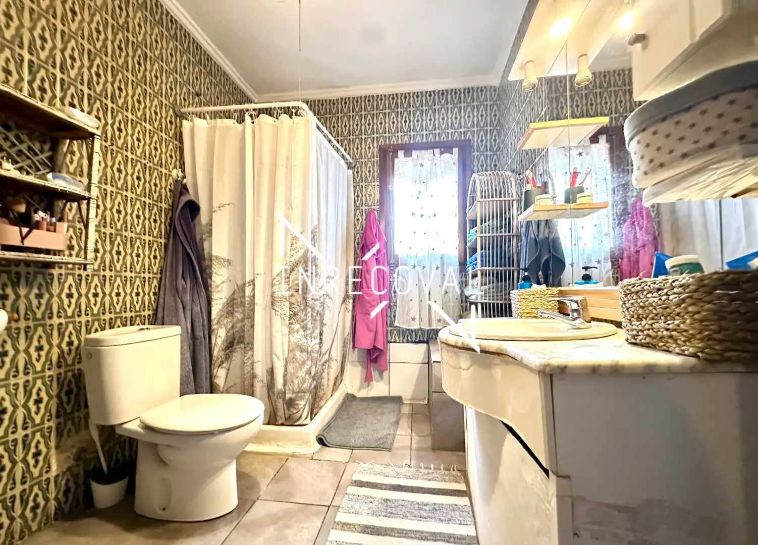 Badezimmer von Haus oder Chalet zum Verkauf in Paterna mit Klimaanlage, Heizung und Privatgarten