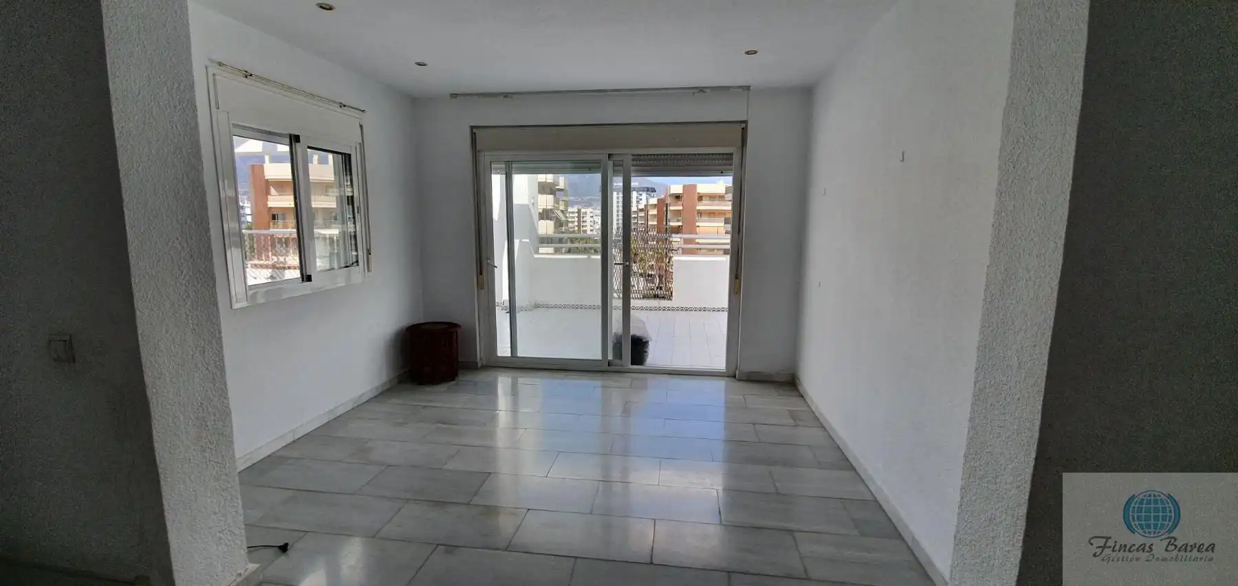 Wohnzimmer von Dachboden zum Verkauf in Fuengirola mit Terrasse und Gemeinschaftspool