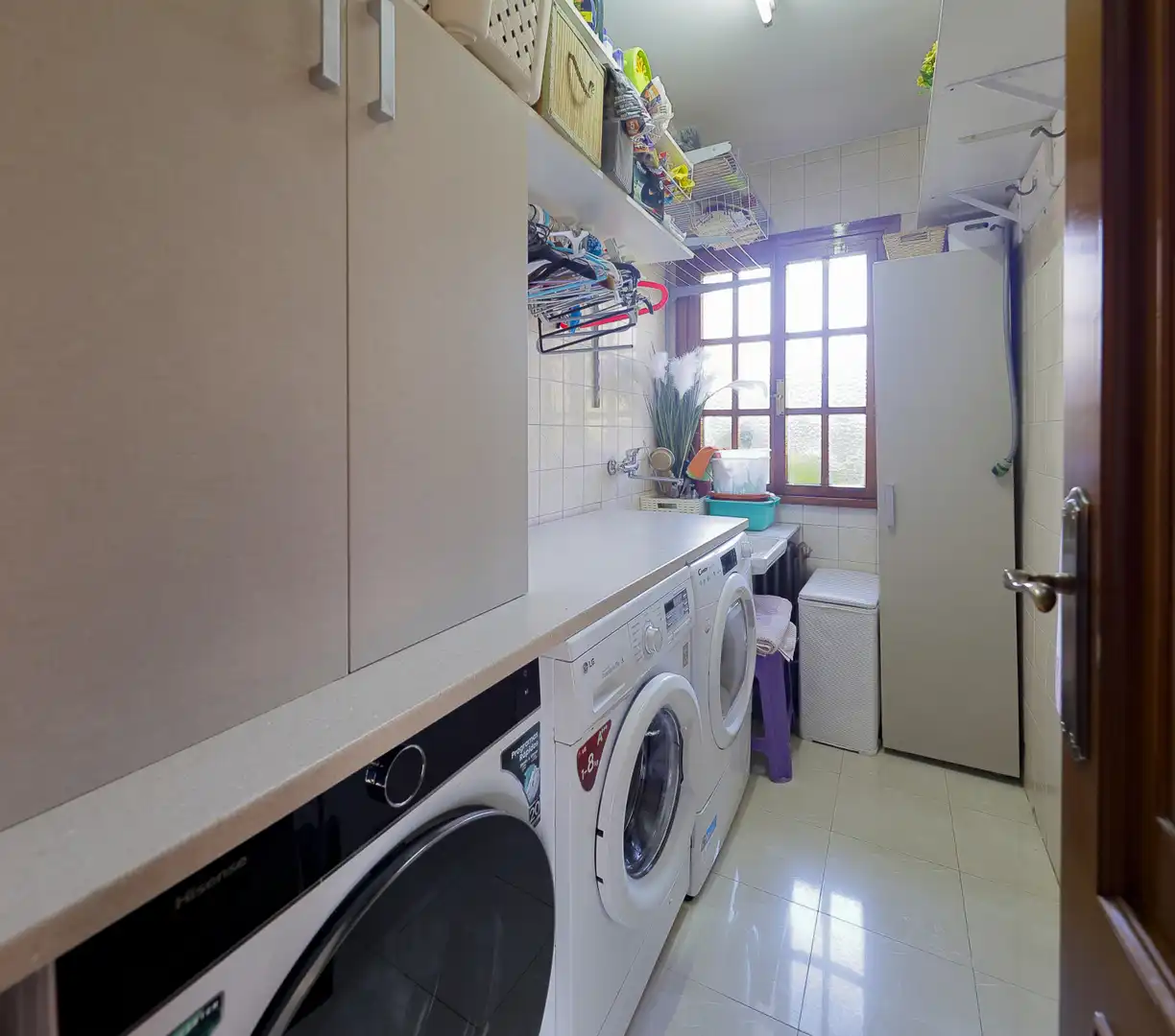 Cuina de Casa o xalet en venda en Gijón  amb Calefacció, Jardí privat i Parquet