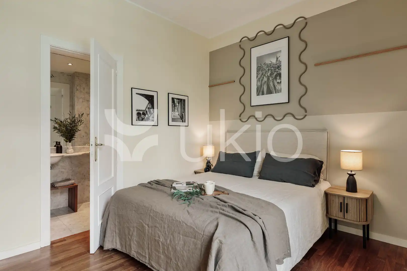 Dormitori de Apartament de lloguer en Barcelona amb Aire condicionat, Calefacció i Moblat