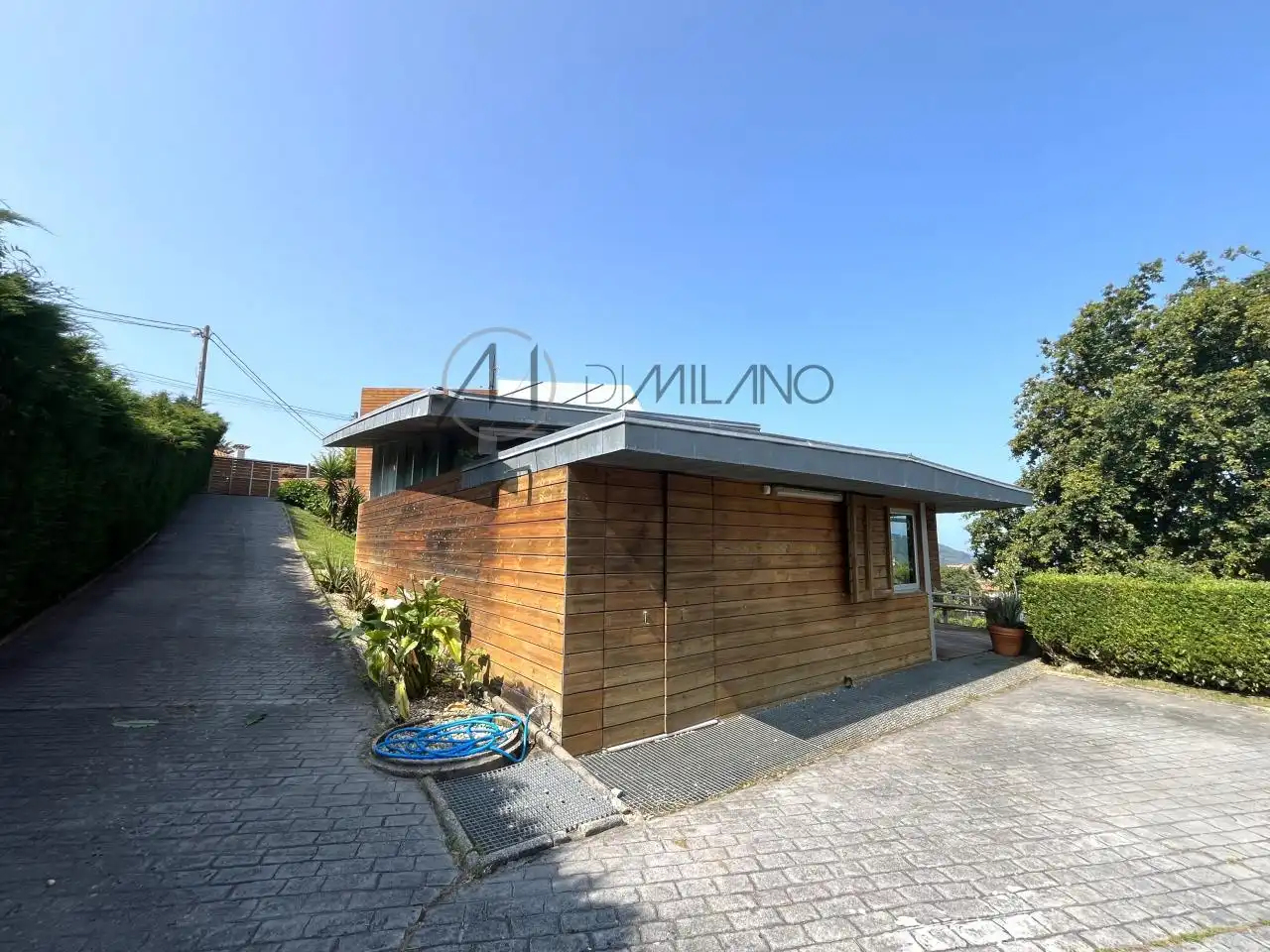 Vista exterior de Casa o xalet en venda en Nigrán amb Calefacció, Jardí privat i Terrassa
