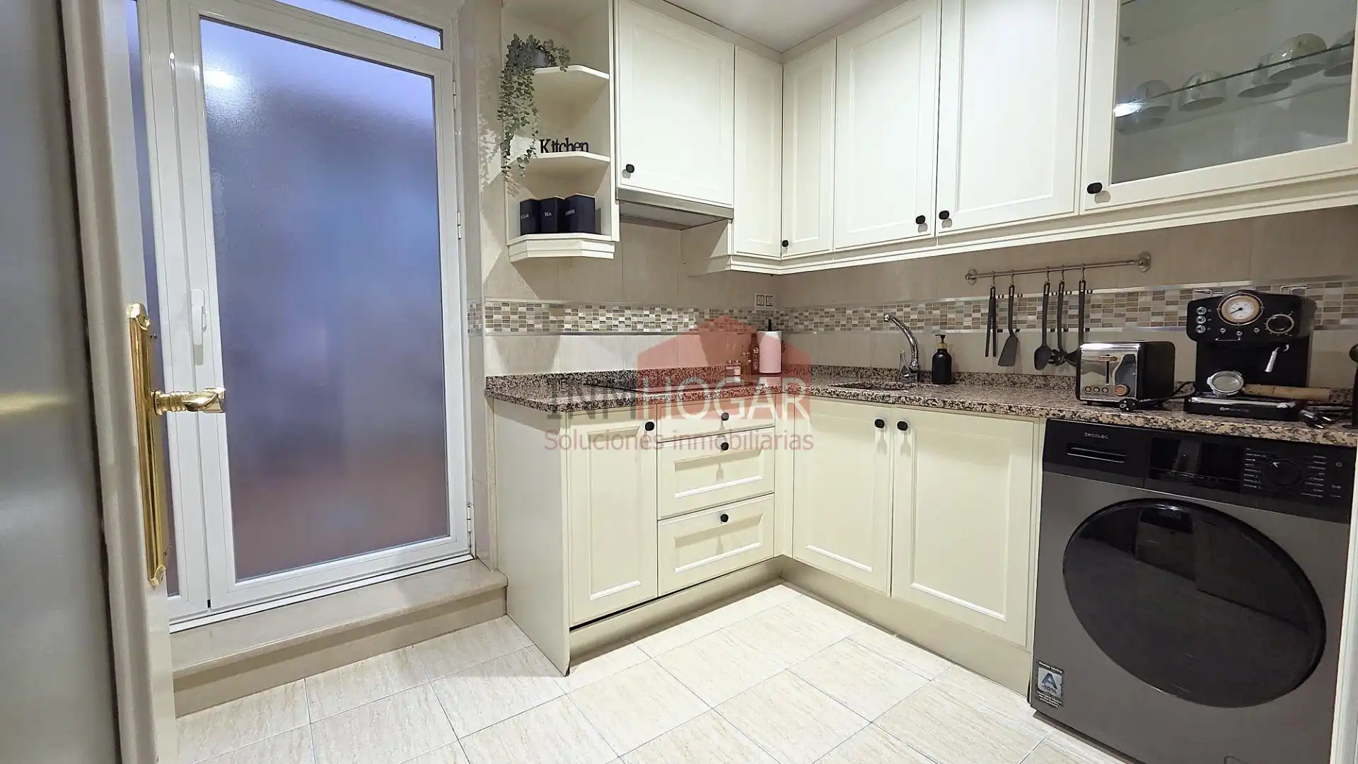 Cocina de Piso en venta en Ávila con Calefacción y Amueblado