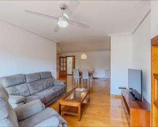 Sala d'estar de Pis en venda en  Logroño amb Calefacció, Parquet i Terrassa