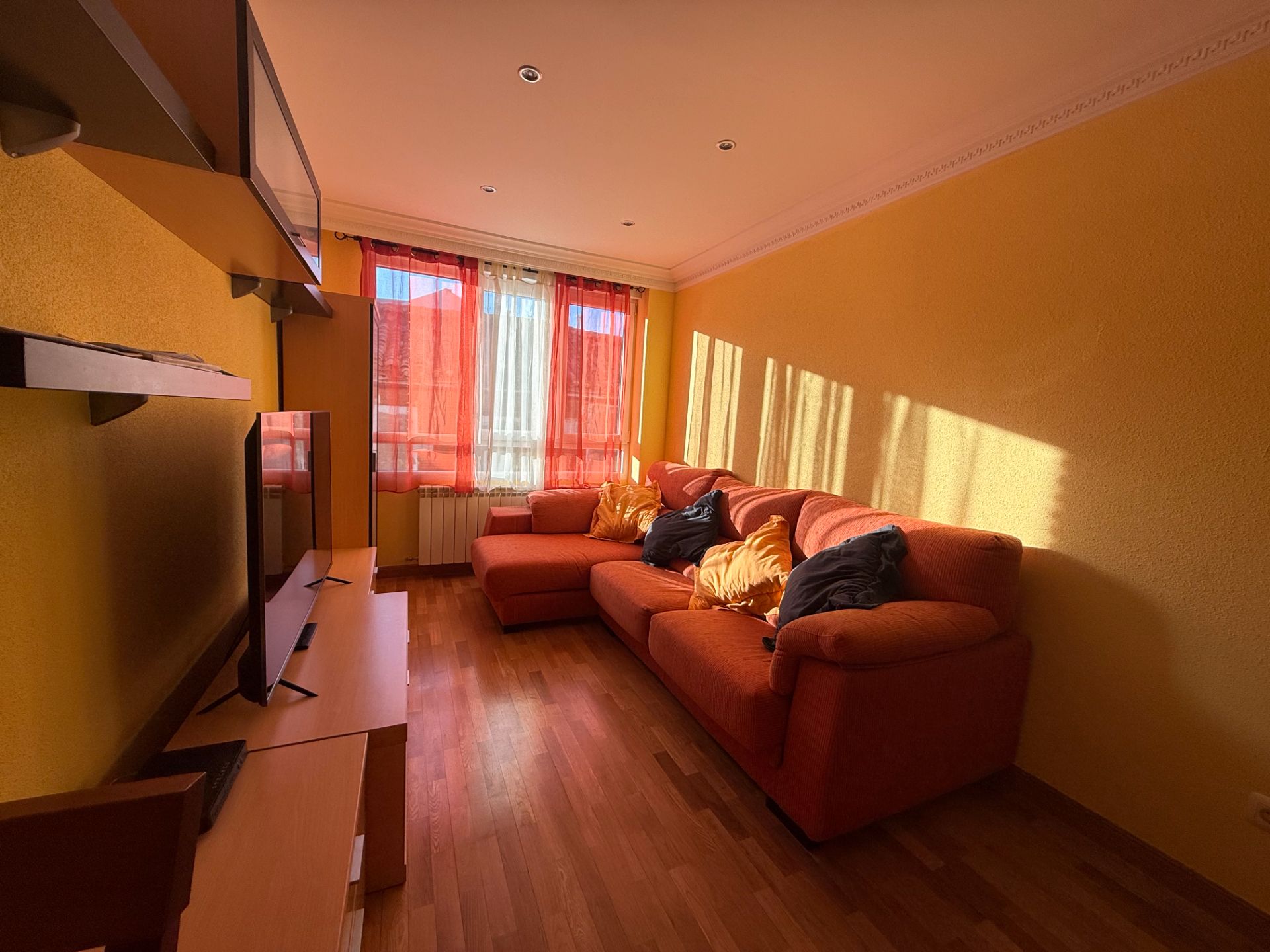 Living room of Flat for sale in Palencia Capital  with Heating, Parquet flooring and Storage room