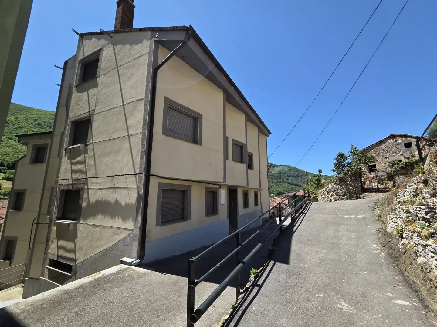 Vista exterior de Apartament en venda en Aller amb Calefacció
