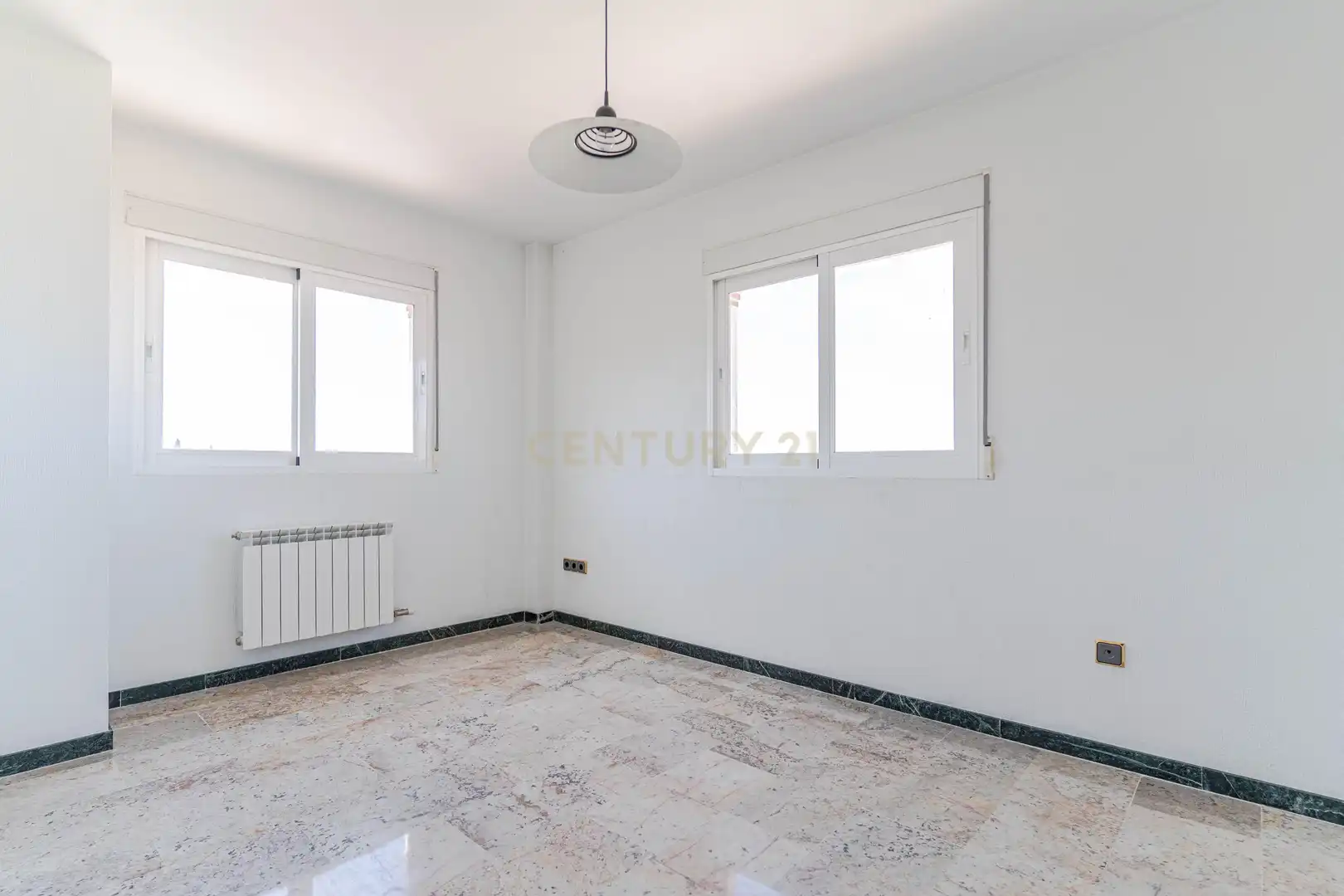 Dormitori de Casa o xalet en venda en Alfacar amb Jardí privat i Piscina