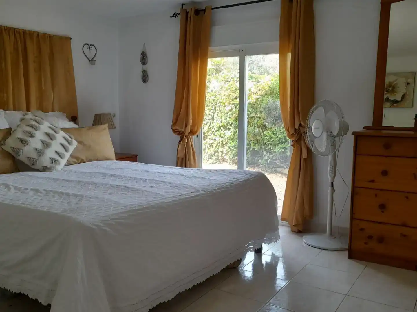 Dormitori de Casa o xalet en venda en Orba amb Aire condicionat, Piscina i Balcó