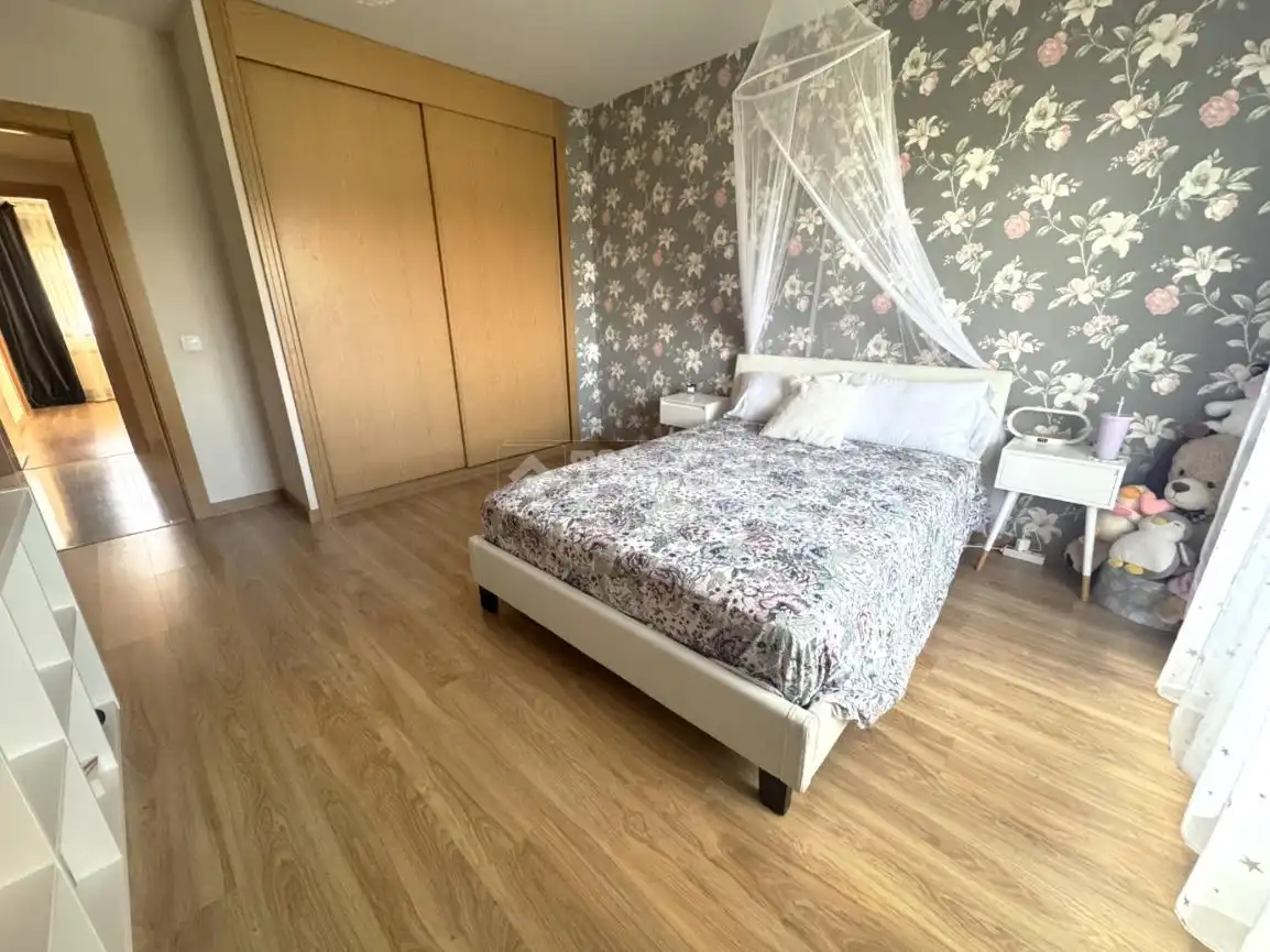 Bedroom of Detached homes for sale in Alcalá de Henares  with Air Conditioner, Terrace and Community pool