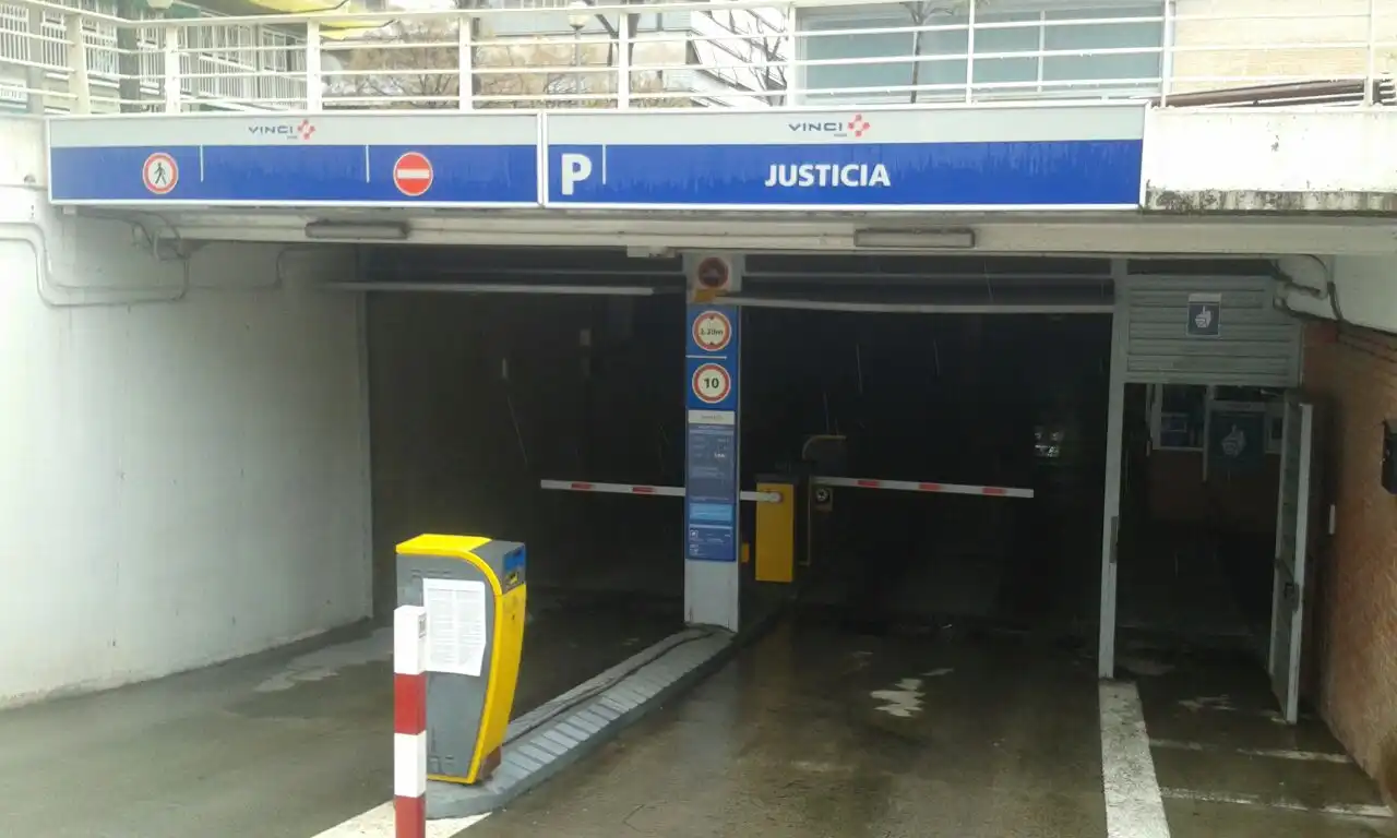 Individual amb ascensor de lloguer a Avinguda de la Granvia de l’Hospitalet 25