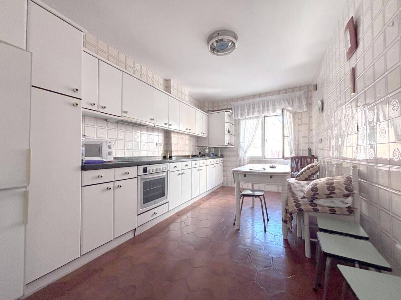 Cuina de Pis en venda en Burgos Capital amb Calefacció, Parquet i Terrassa