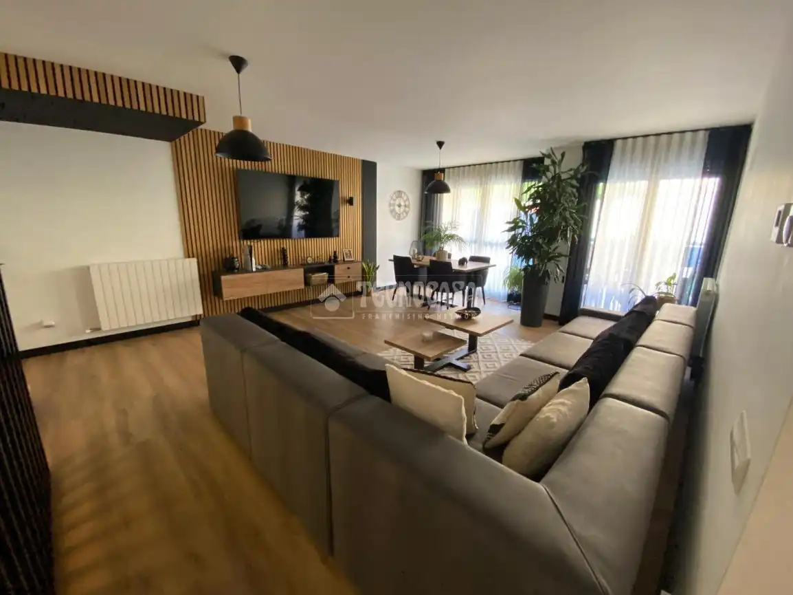 Sala de estar de Casa adosada en venta en Cuarte de Huerva con Aire acondicionado y Calefacción