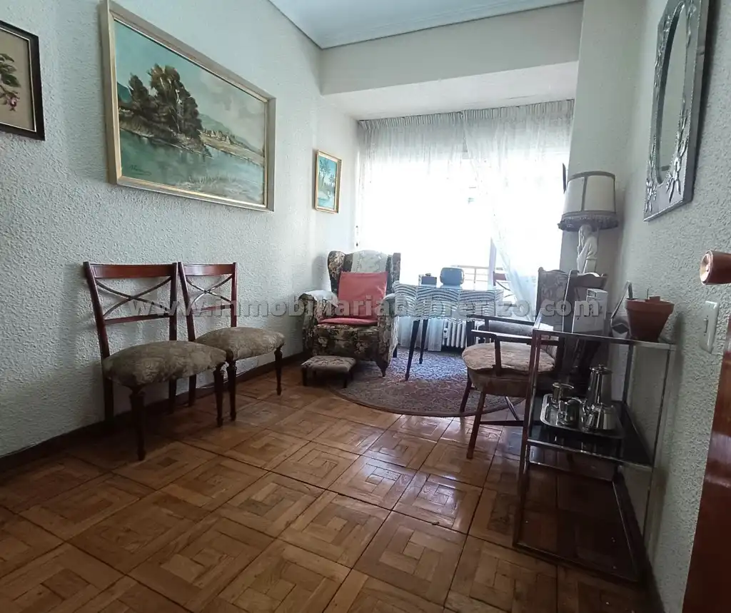 Sala d'estar de Pis en venda en  Logroño amb Calefacció, Parquet i Terrassa