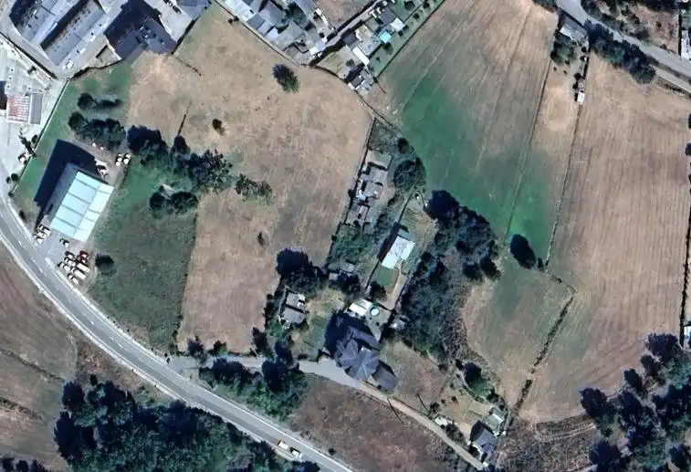 Residencial en venda en Vega de Espinareda