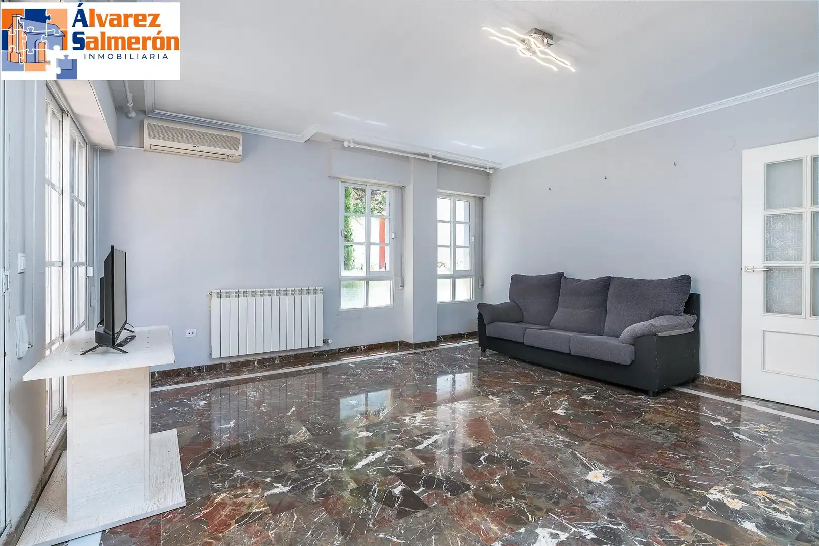 Sala de estar de Piso en venta en Granada con Aire acondicionado, Calefacción y Terraza