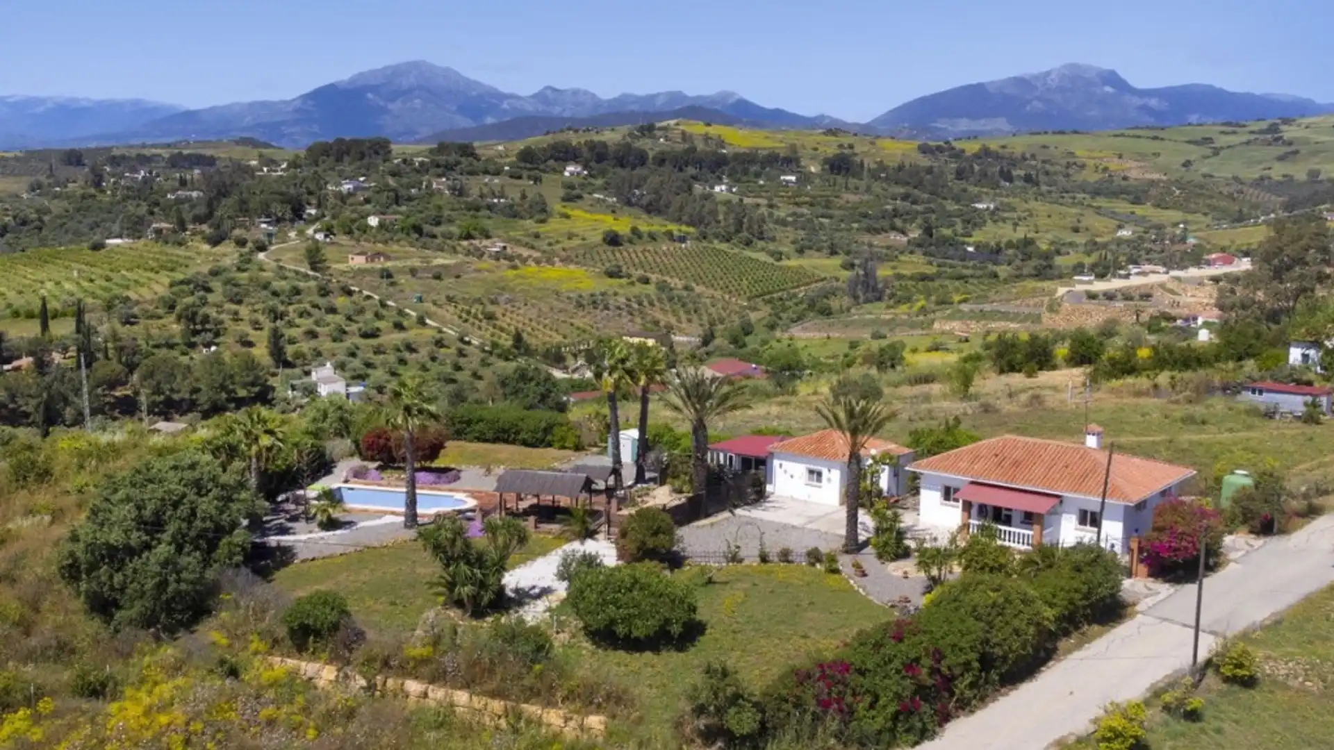 Vista exterior de Finca rústica en venta en Pizarra con Aire acondicionado, Jardín privado y Terraza