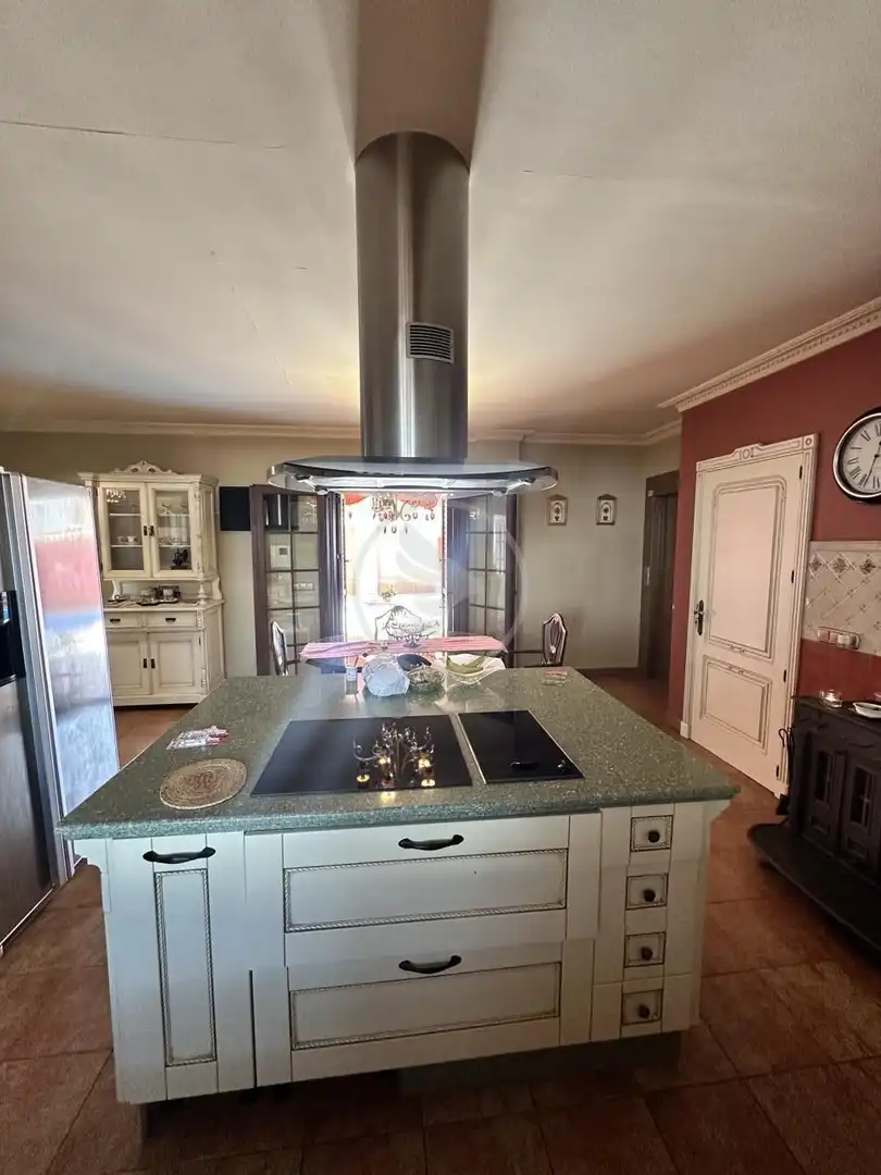Cuina de Casa o xalet en venda en Fuengirola amb Aire condicionat i Terrassa