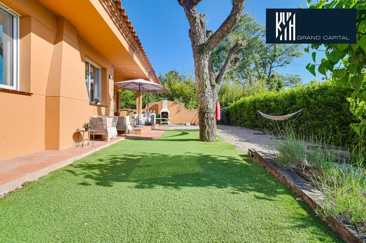 Casa con piscina in vendita a Carrer Carrer Montserrat, imagen 9