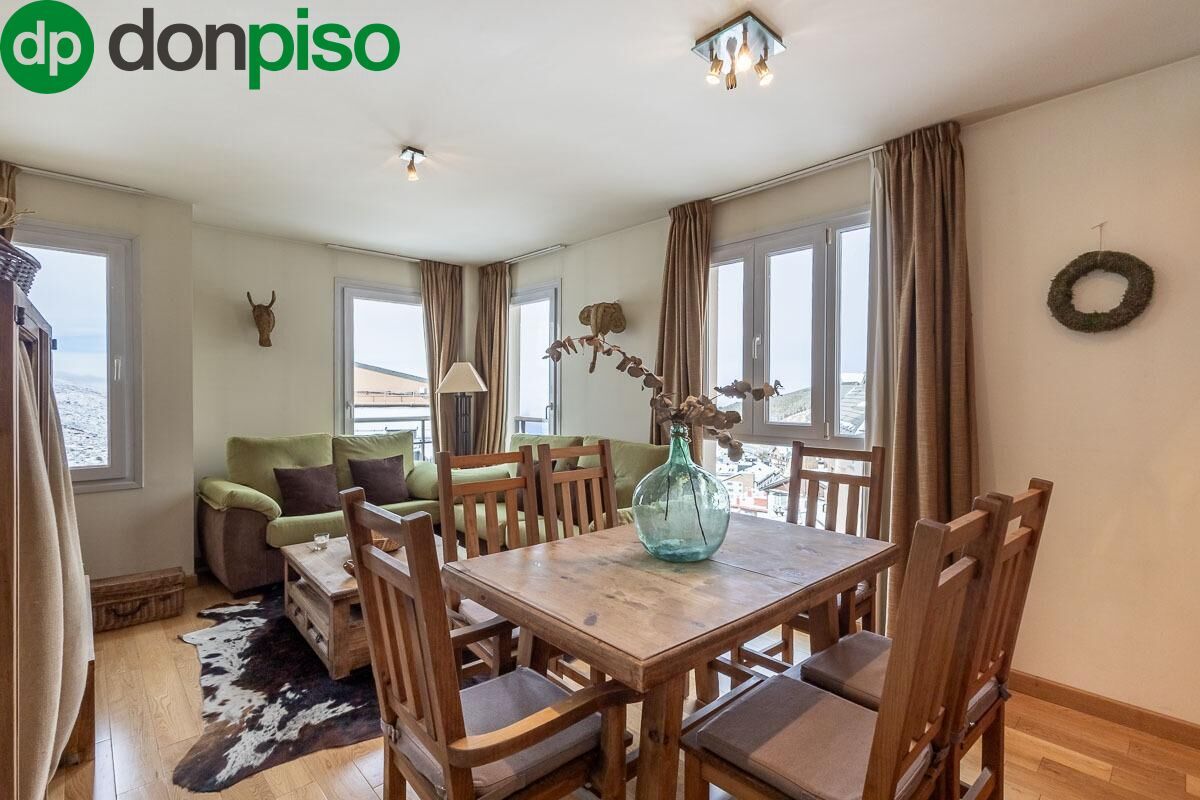 Sala de estar de Piso en venta en Sierra Nevada con Piscina comunitaria