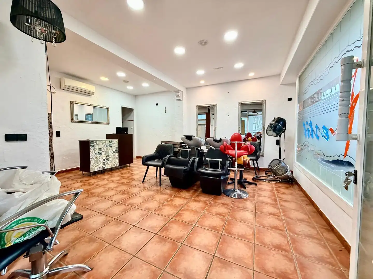 Locale commerciale in vendita a Carrer JOAN ALCOVER, imagen 2